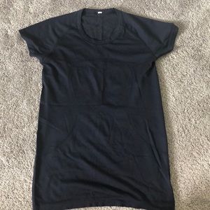 Navy lululemon tee